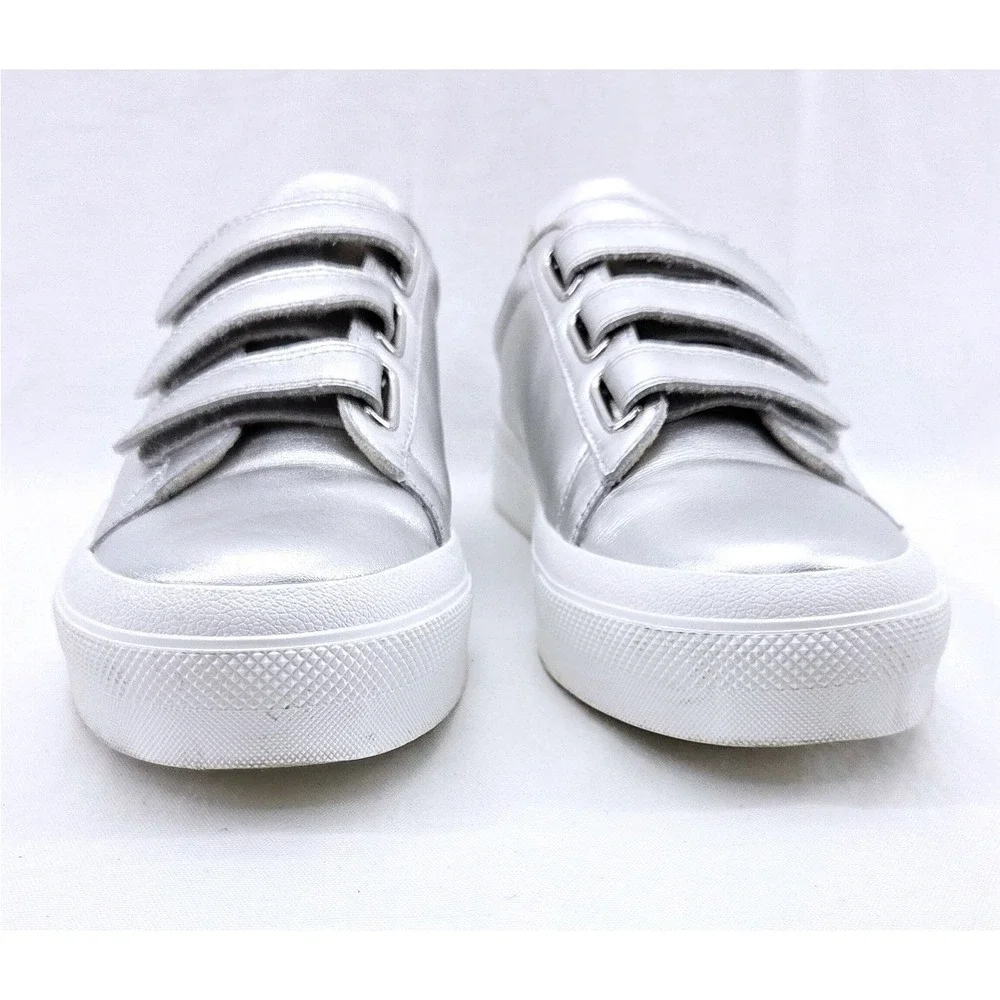 JSlides Gennie Silver Sneaker - Size 9‎